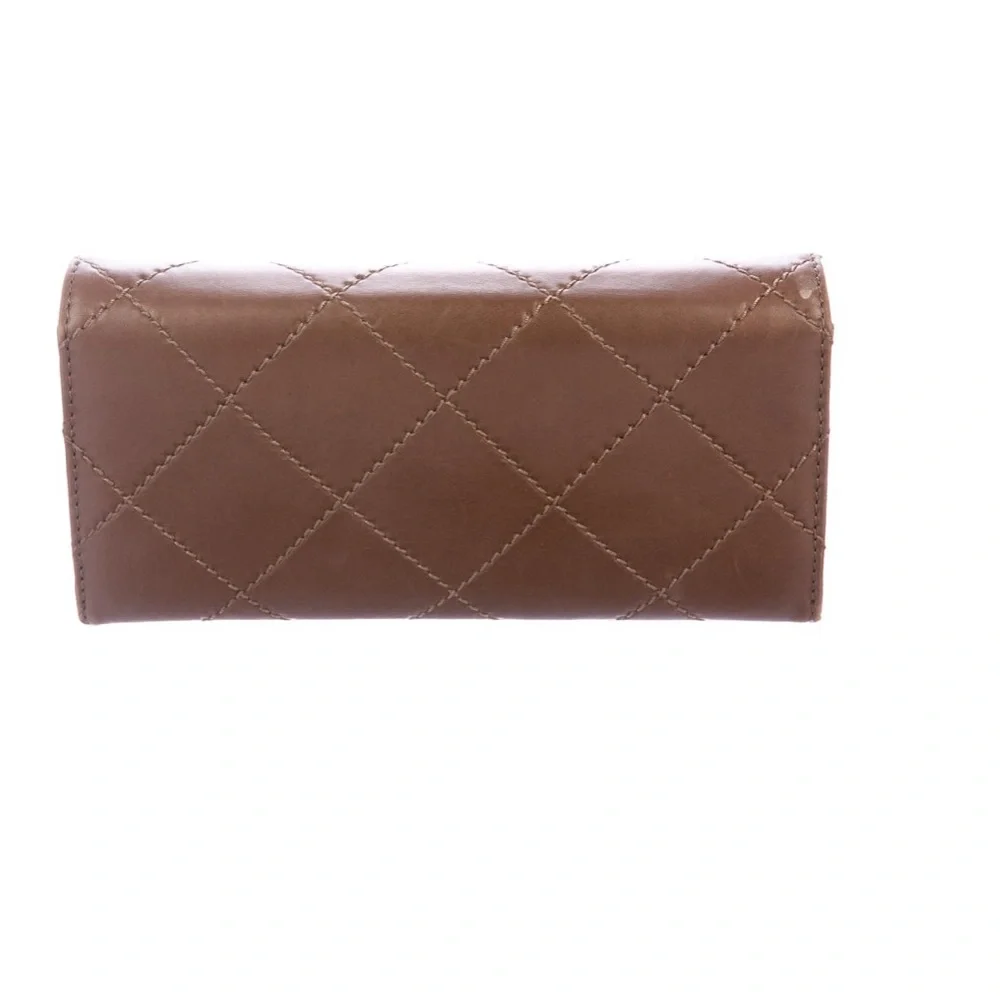 Chanel Wallet on a Chain (WOC)